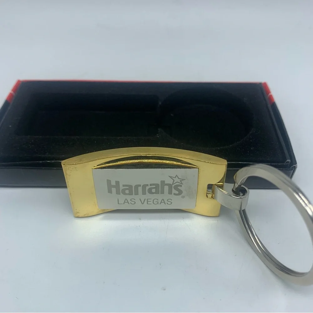 Vintage Harrah’s Las Vegas Money Clip Key Chain Attractive Gold and Silver Tone - Picture 2 of 8